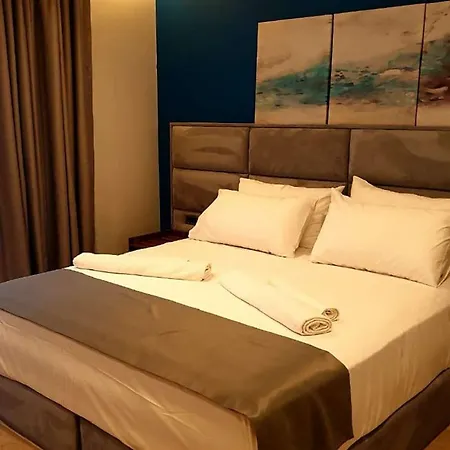 Hotel Henry And